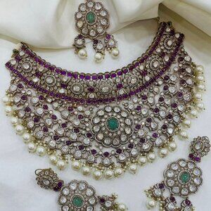 Premium Emerald Kundan Bridal Choker Set with Maang Tikka & Earrings